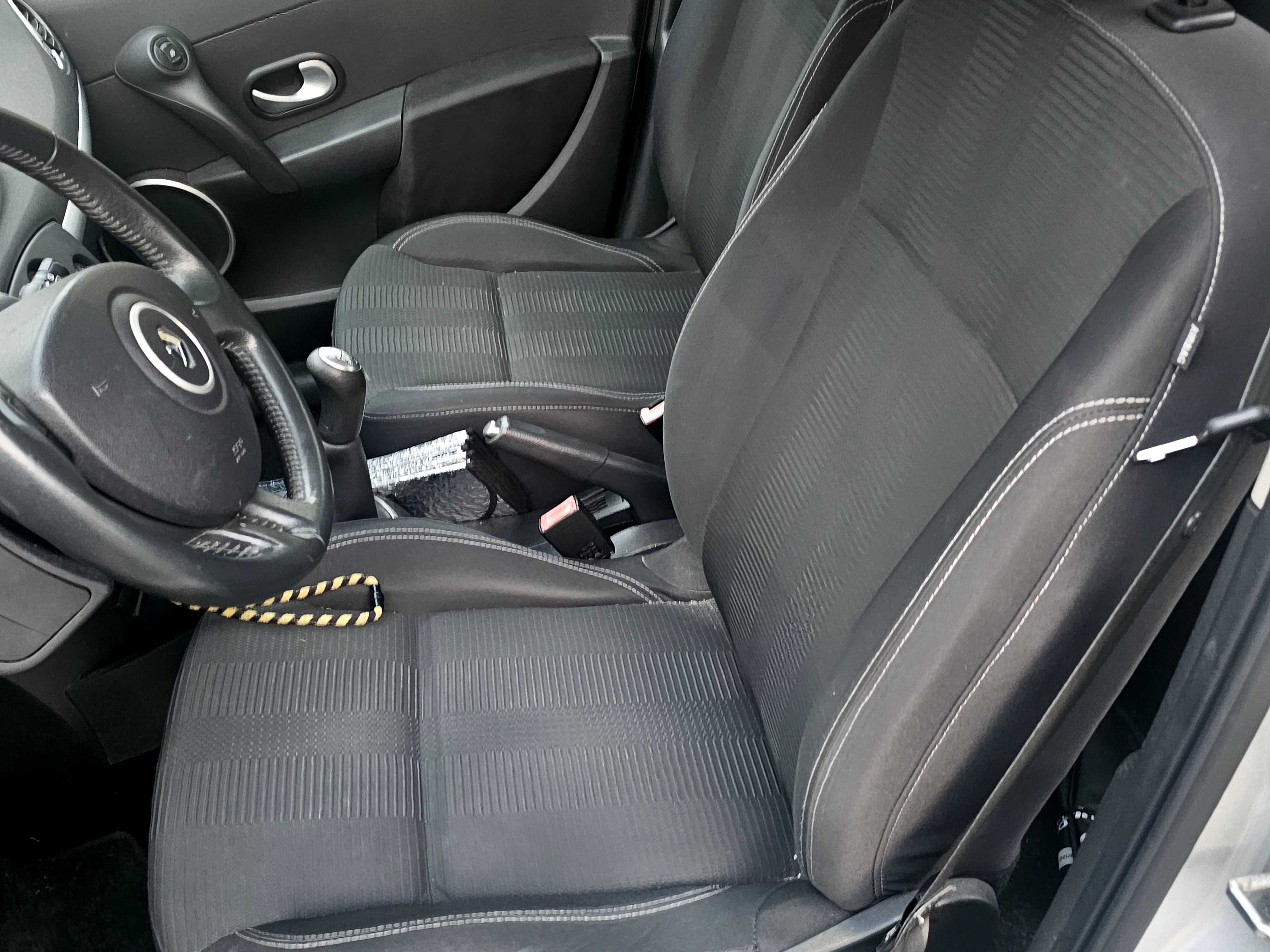 Carro 5* poucos klm pode levar o carro a marca e trazer mecanico!!
