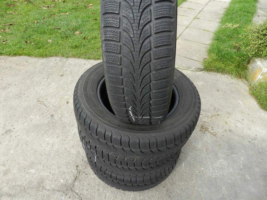 OponyZimowe 4szt-195/65/15 nokian