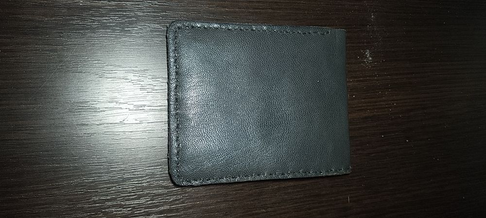 Шкіряні вироби, гаманці