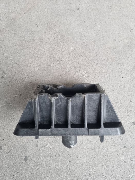 Подушка домкрата нижня БМВ  BMW (піддомкратник)