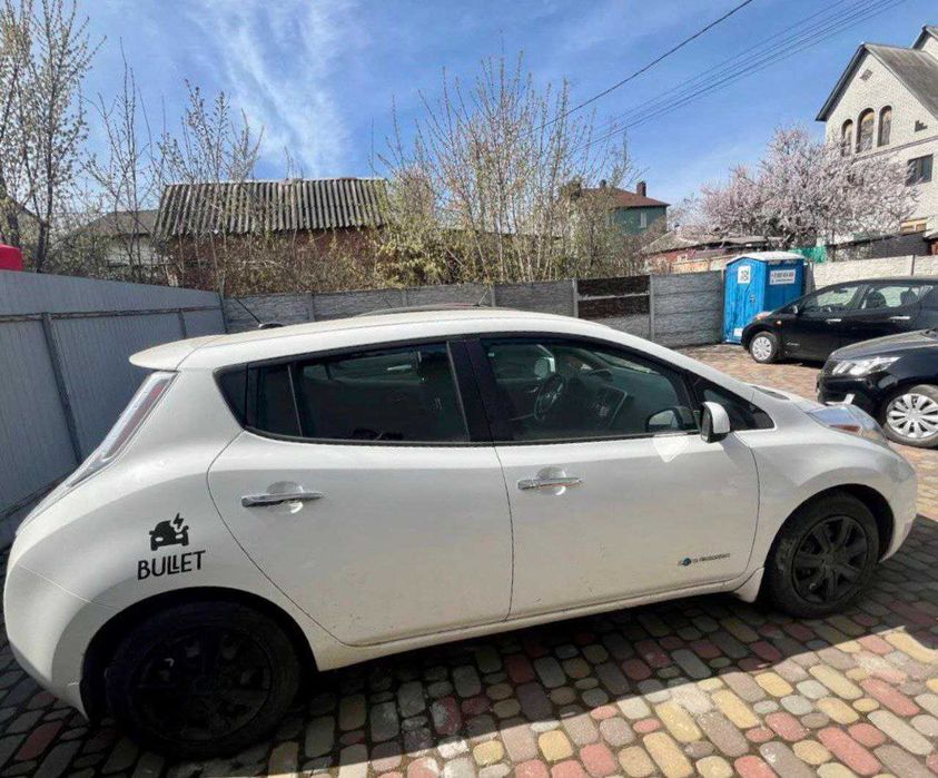 Оренда Nissan Leaf (24кВт)
