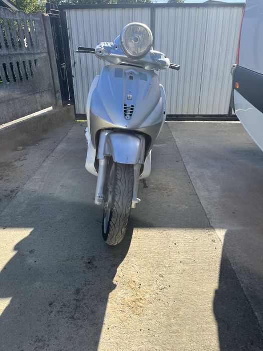 Продам або обміняю скутер Piaggio beverly 500