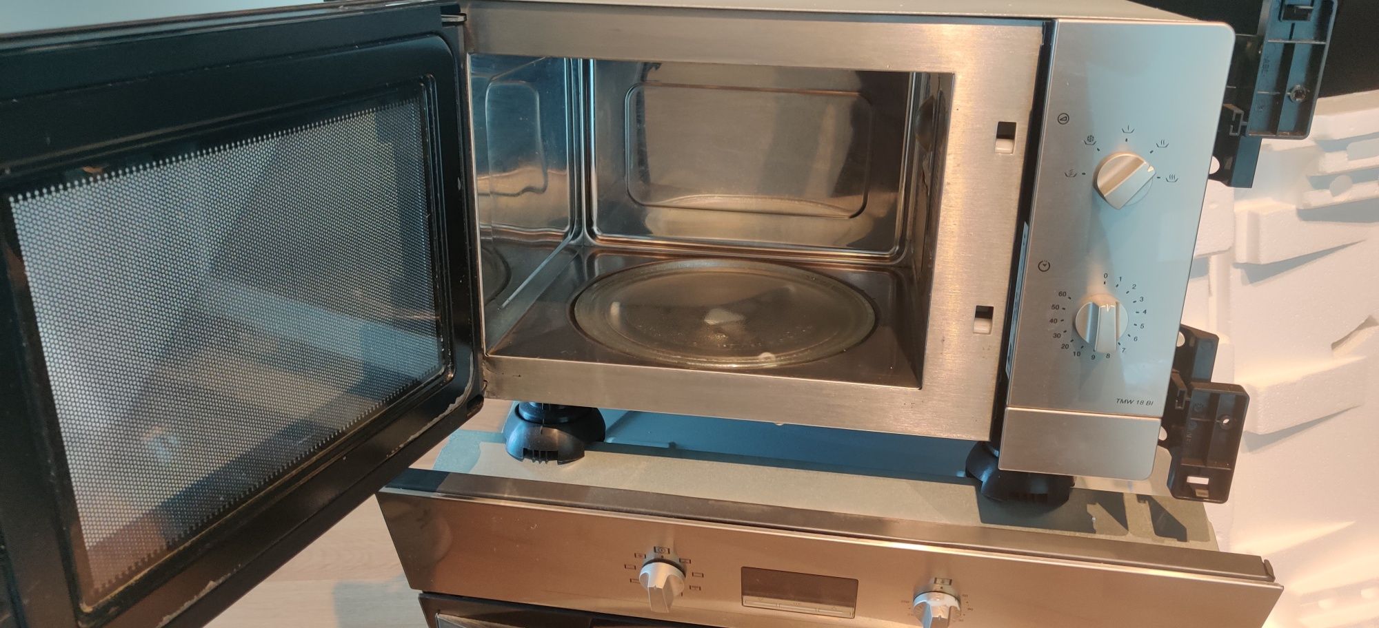 Conjunto Teka - forno + microondas de encastre