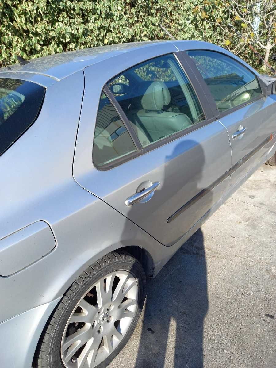 Renault Laguna de 2001 para peças