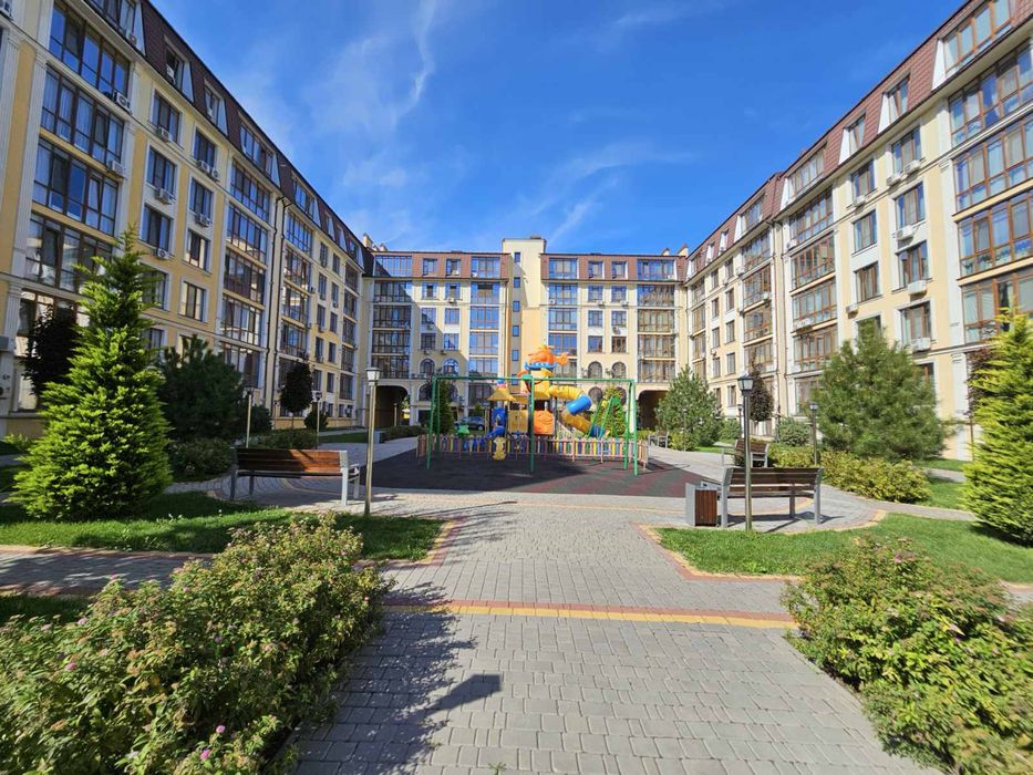 НАЙКРАЩА КВАРТИРА біля парку  в клубному будинку з котлом.