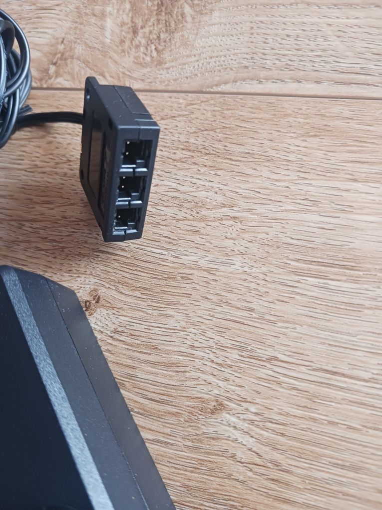 Zasilacz 12V oświetleniowy LED z rozdzielaczem na wtyczki 6.0W i 15.0W