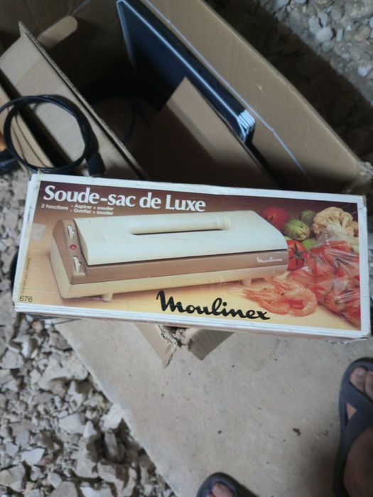 Мулінекс, сварщік вакуумних пакетів.