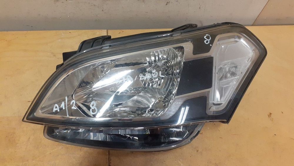 X. LAMPA PRZOD PRZEDNIA LEWA KIA SOUL 08-11r