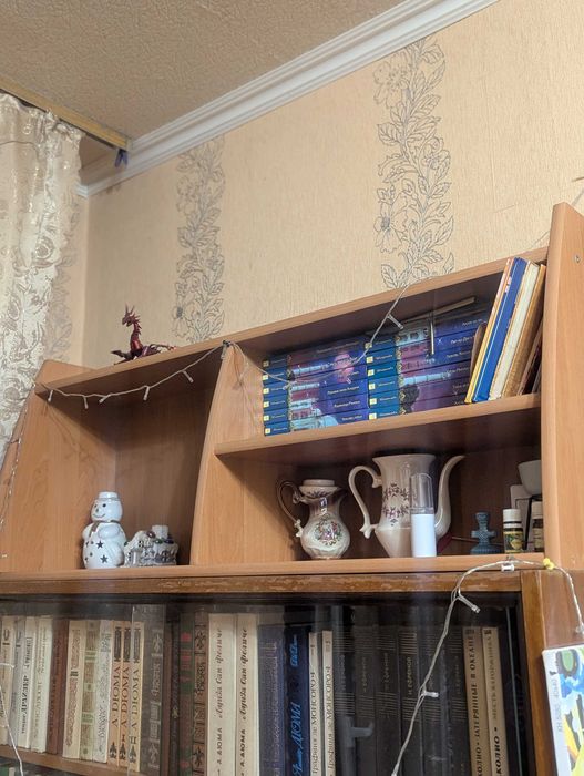 Продам полицю і тумбу-комод трикутник, частини від стінки, антресолі