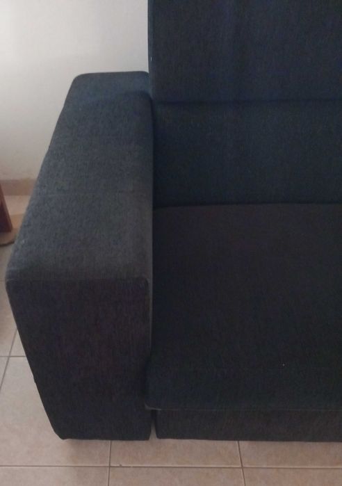 Sofá preto semi novo