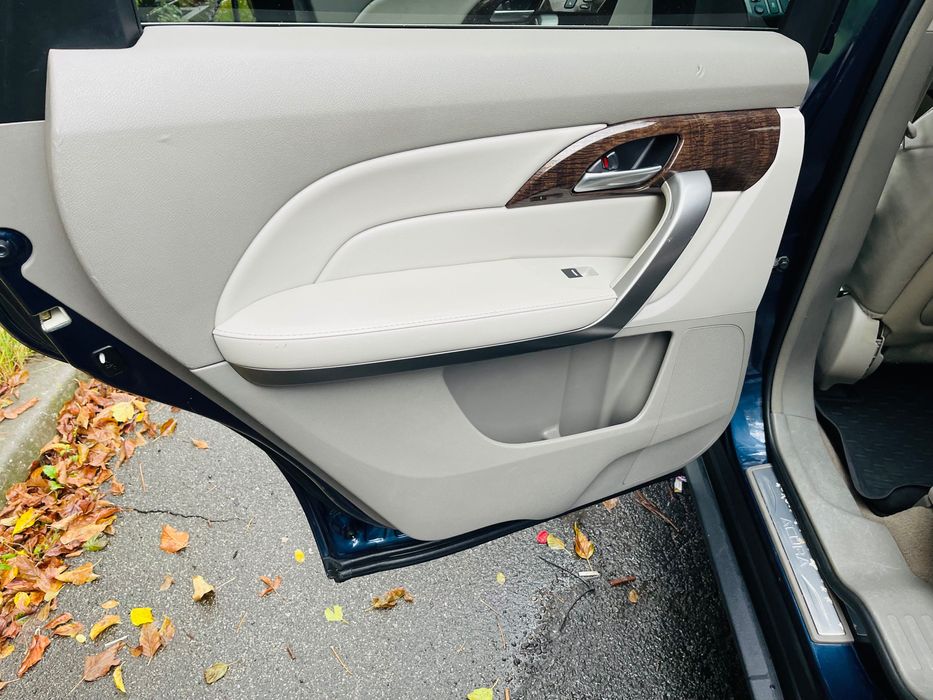 Acura MDX семь мест полная комплектация