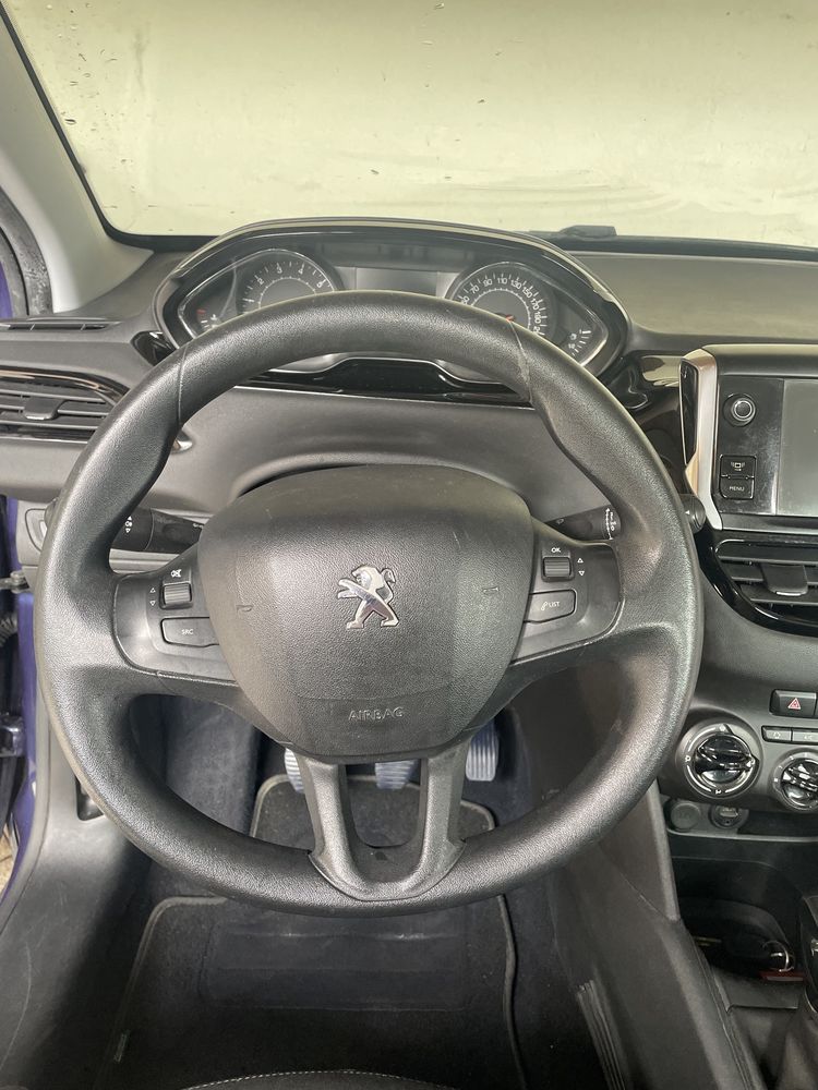 Peugeot 208 1.2 2014