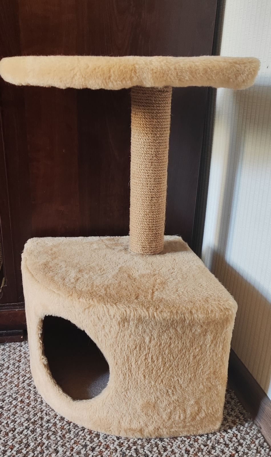 Кігтеточка для кота кутова з будиночком