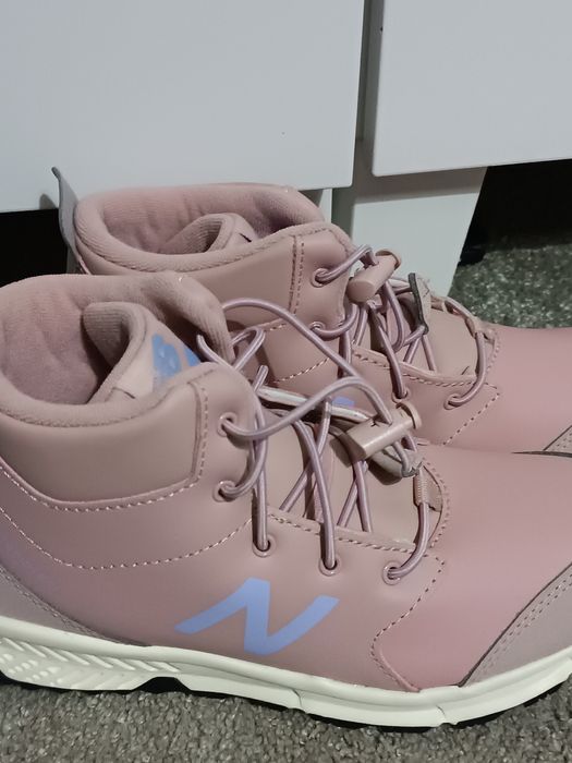Buty jesienne trekkingowe New Balance 35 różowe 21 cm H2O resistant no