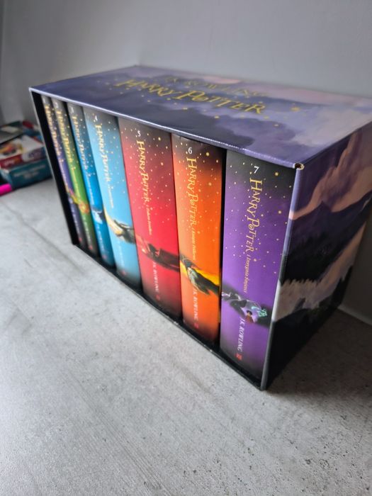 Harry Potter książki w twardej oprawie 7 części komplet J.K. Rowling