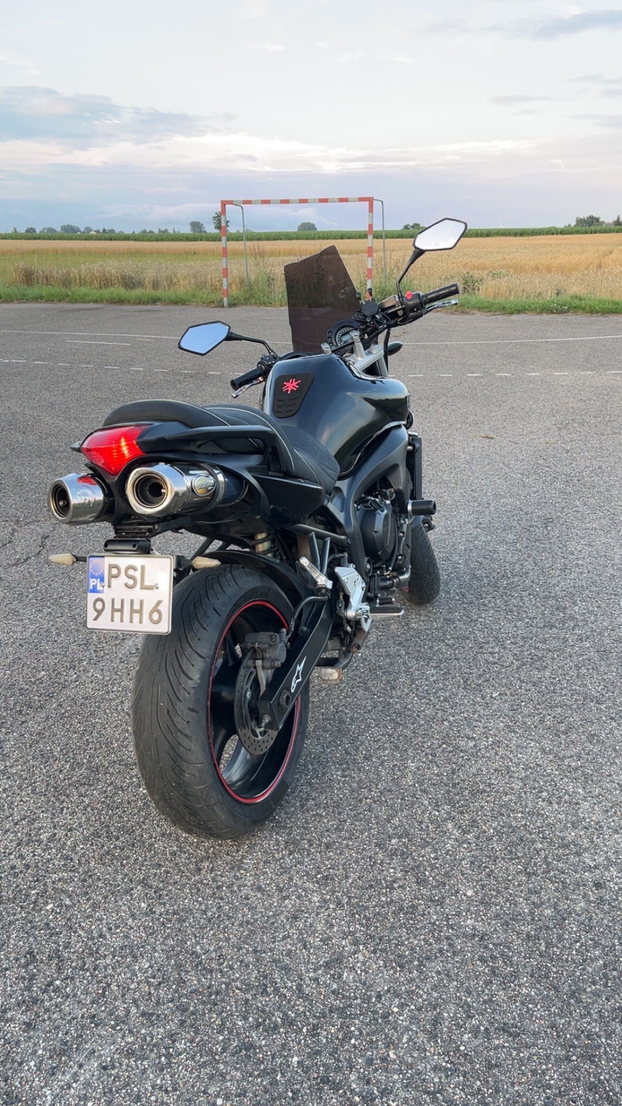 Yamaha FZ6N Black edition