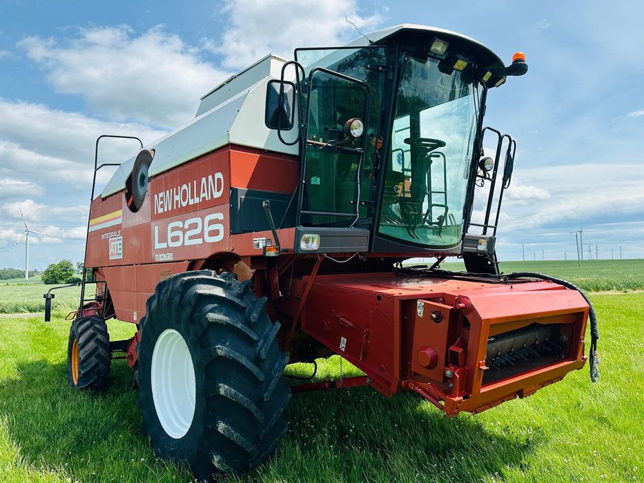 sprzedam kombajn zbozowy new holland laverda l626