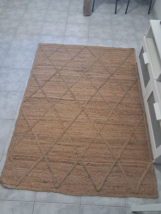 Tapete rafia em bom estado
