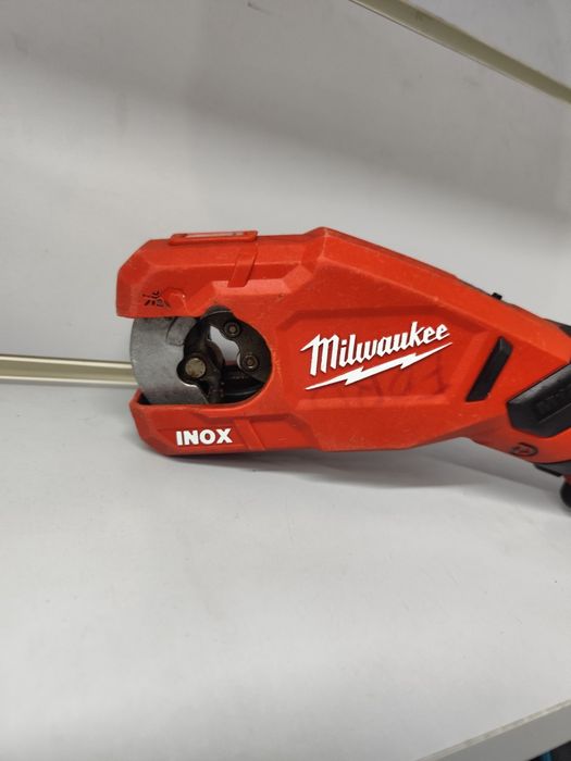 INOX   Milwaukee M12 PCSS різак для труб, ніржавійки та міді Мілвоке М