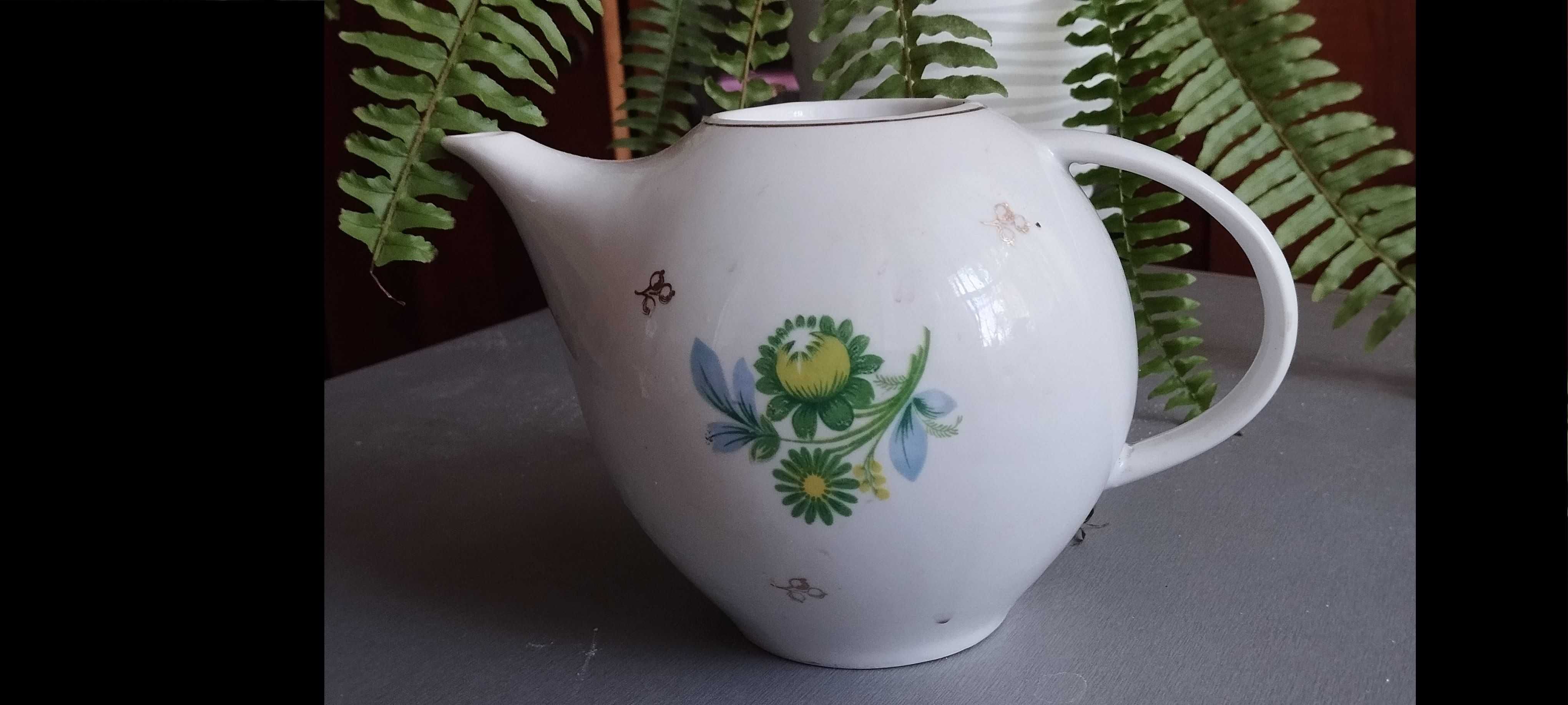 Фарфоровый чайник 1,5л