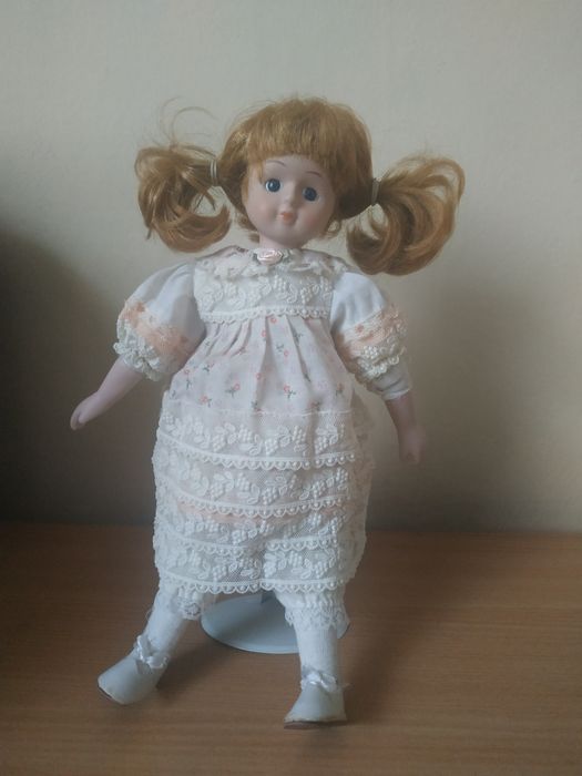 Lalka porcelanowa