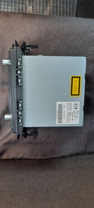 Оригінальна штатна магнітола Mazda