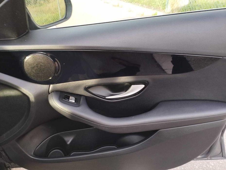 Mercedes C 180 D blue EFFICIENCY irrepreensível