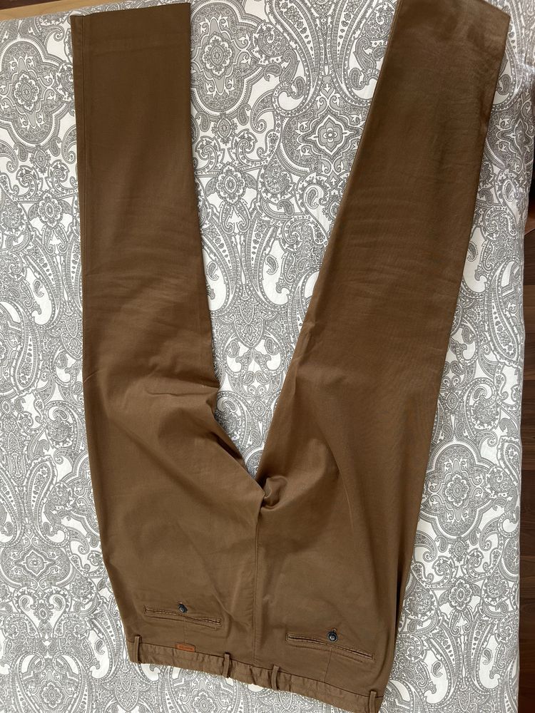 Calças castanhas  Massimo Dutti 44