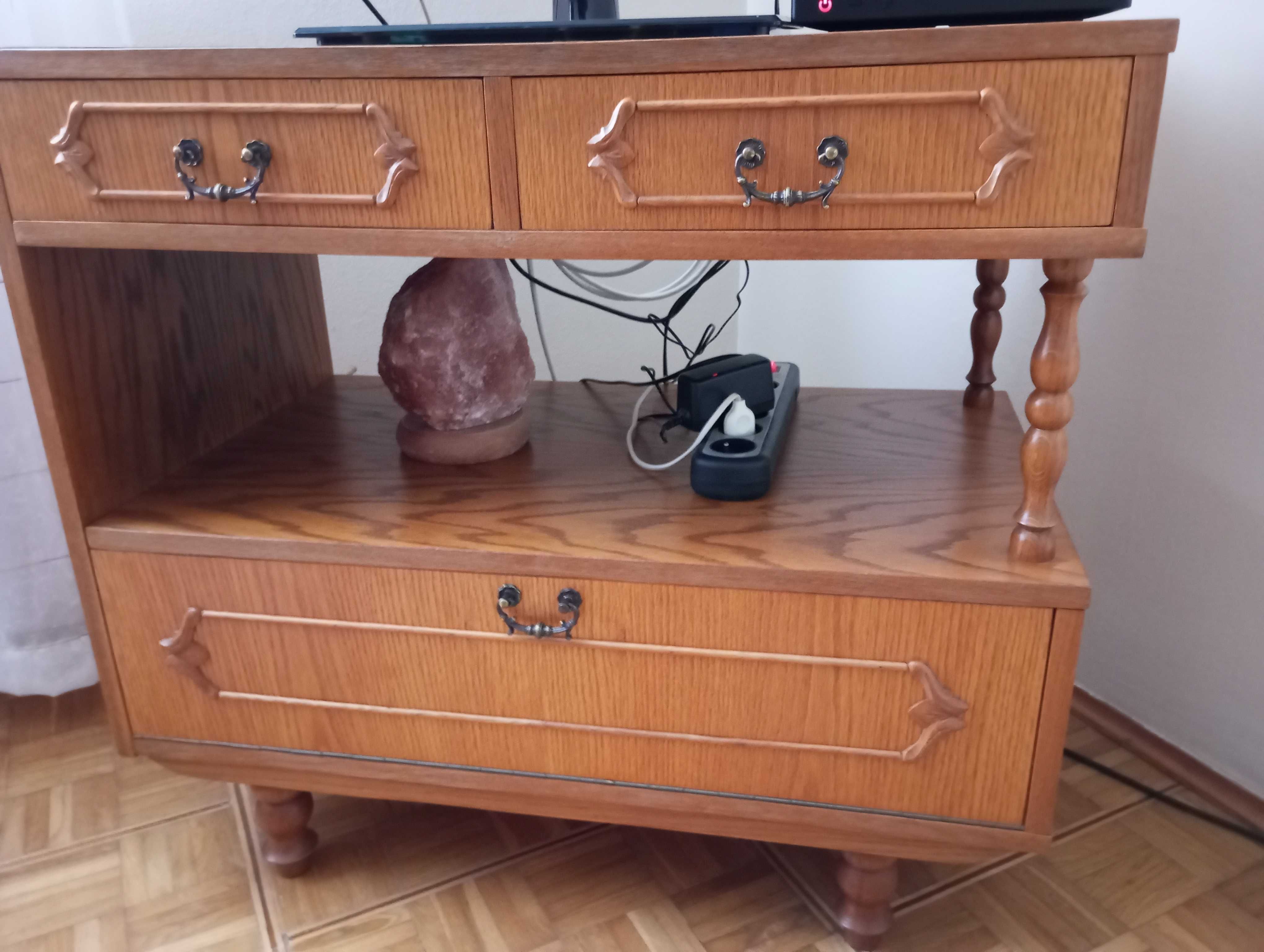 Zestaw mebli pokojowych z końca lat 80. Solidne. Stan bardzo dobry.