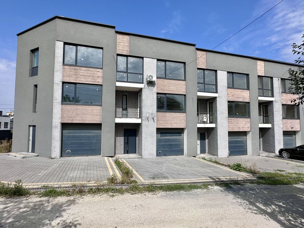 Продаж котеджу 182 м2 з гаражем та підвалом Петриків
