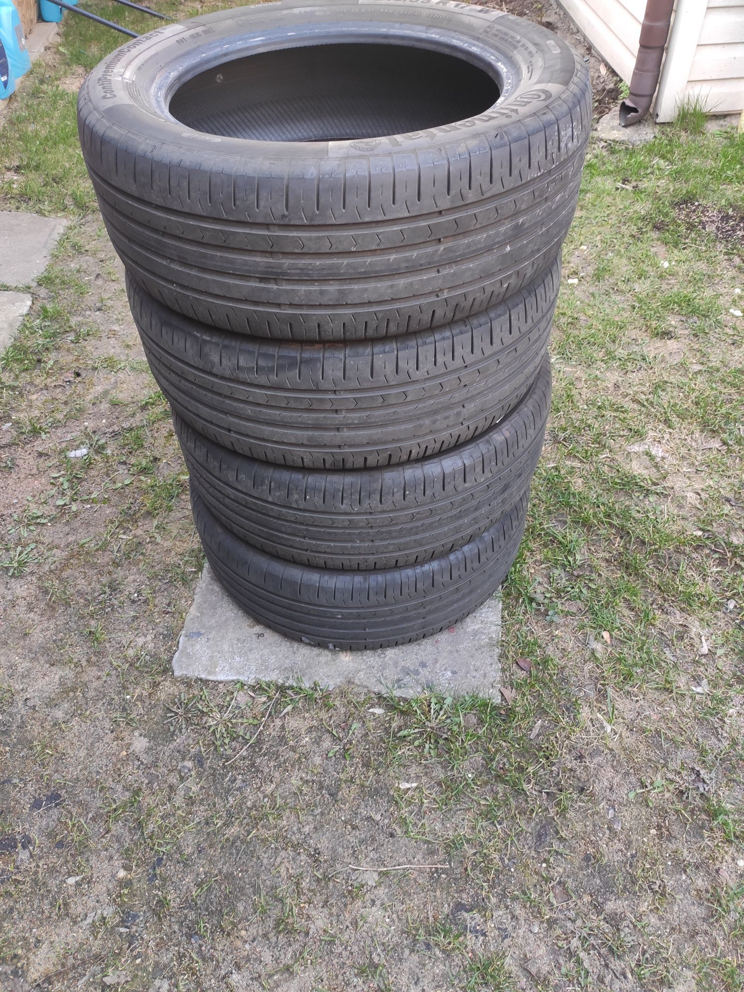 Opony letnie Continental 215/55/R17