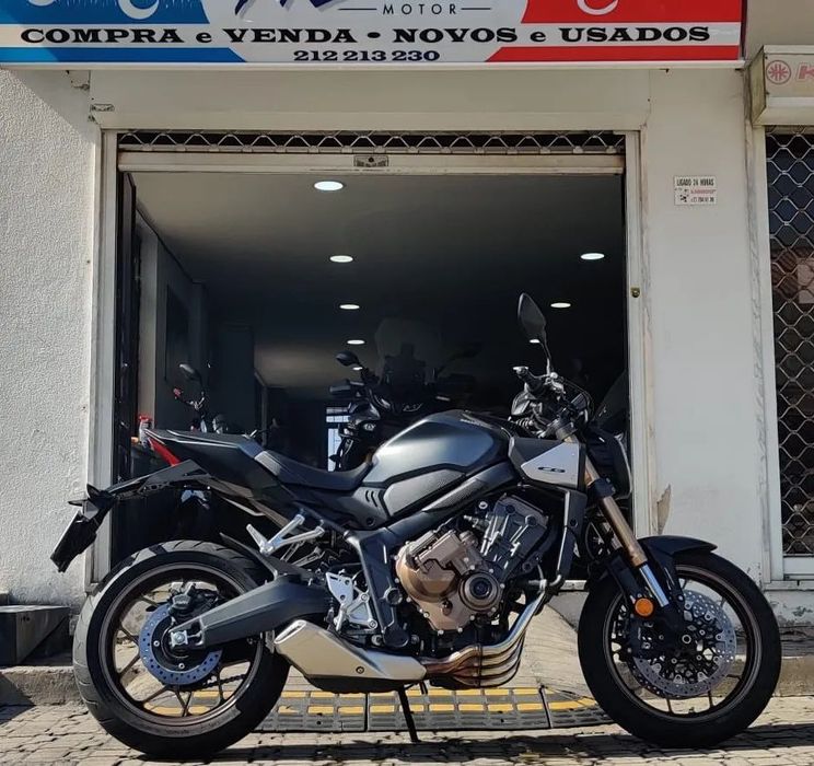 Honda CB  650 R E-Clutch