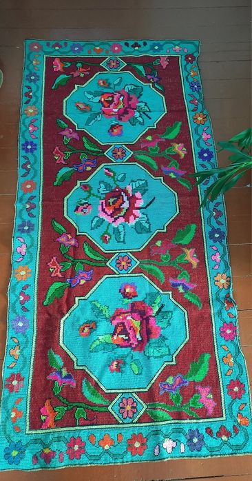 Старинный ковёр ручной работы