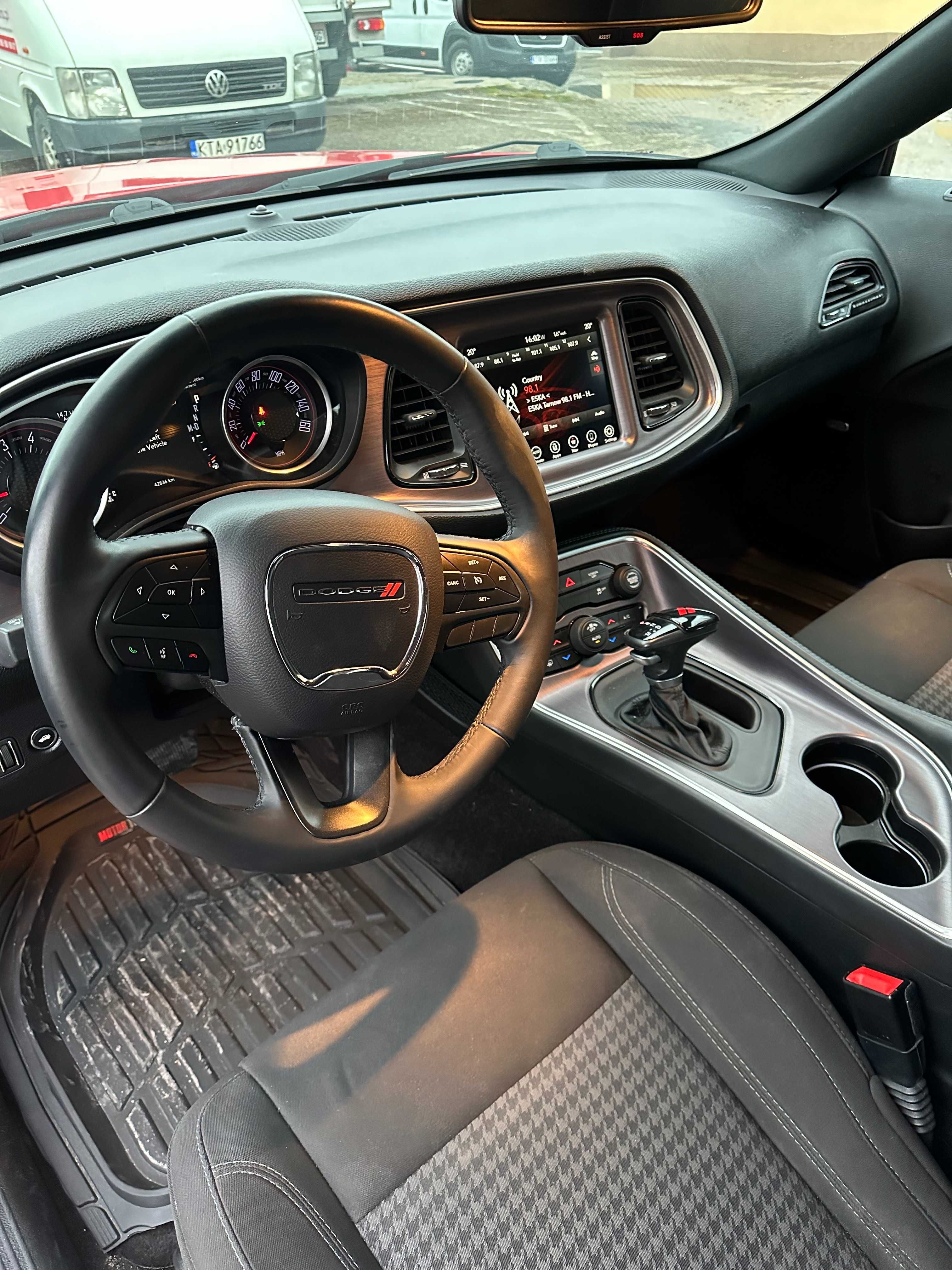 Wynajem Dodge Challenger, 5,7 HEMI, V8, 387KM