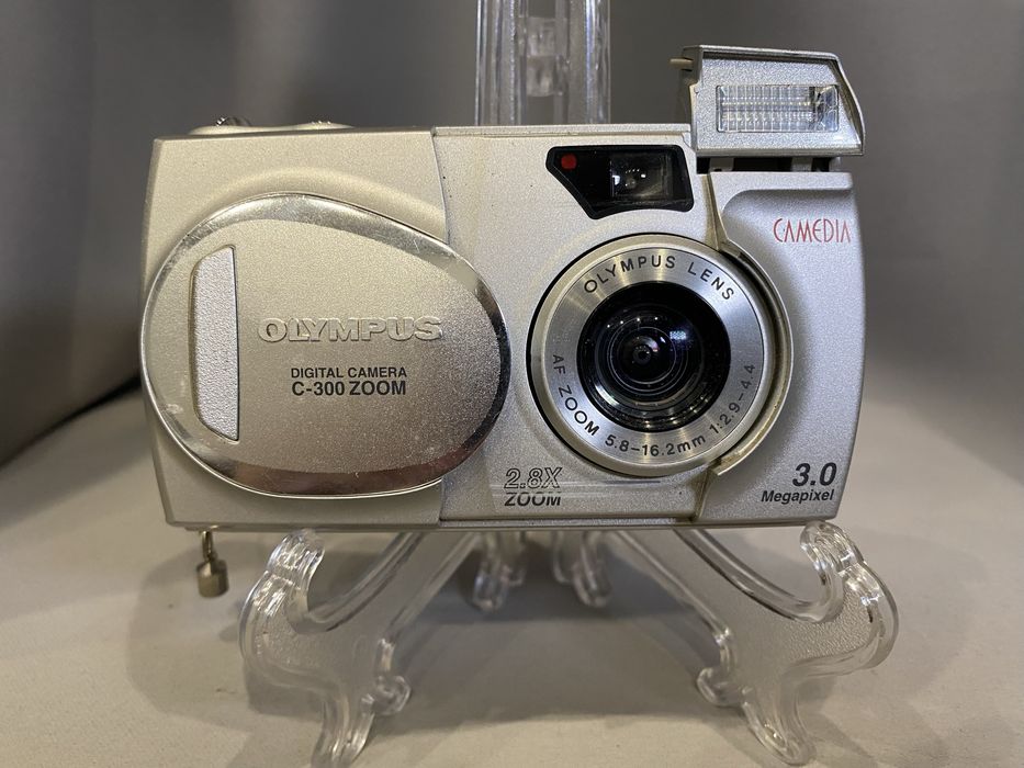 Цифровий фотоапарат Olympus Camedia C-300 Zoom