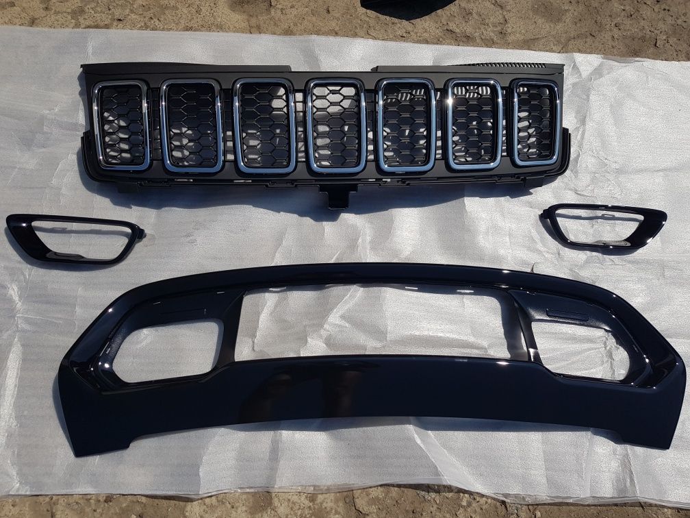 Решітка центральная нижня Jeep Grand Cherokee 17-