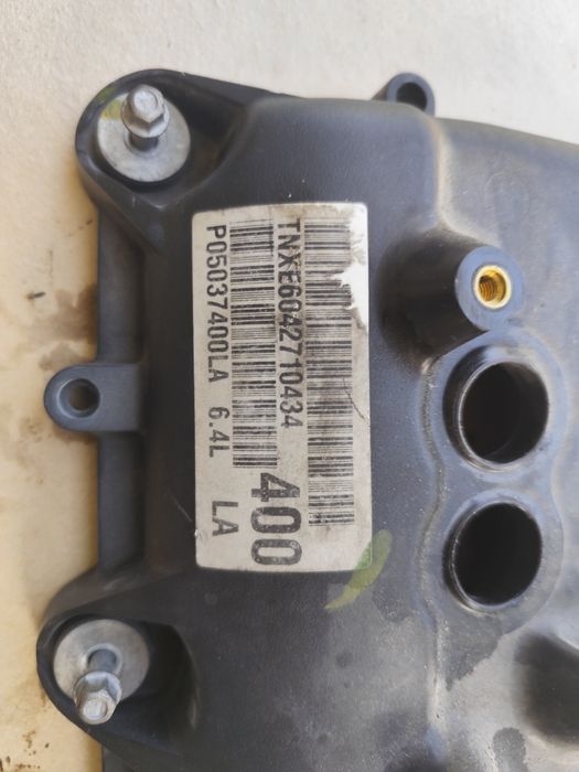 Pokrywa zaworów Dodge 6.4 392 srt challenger lewa