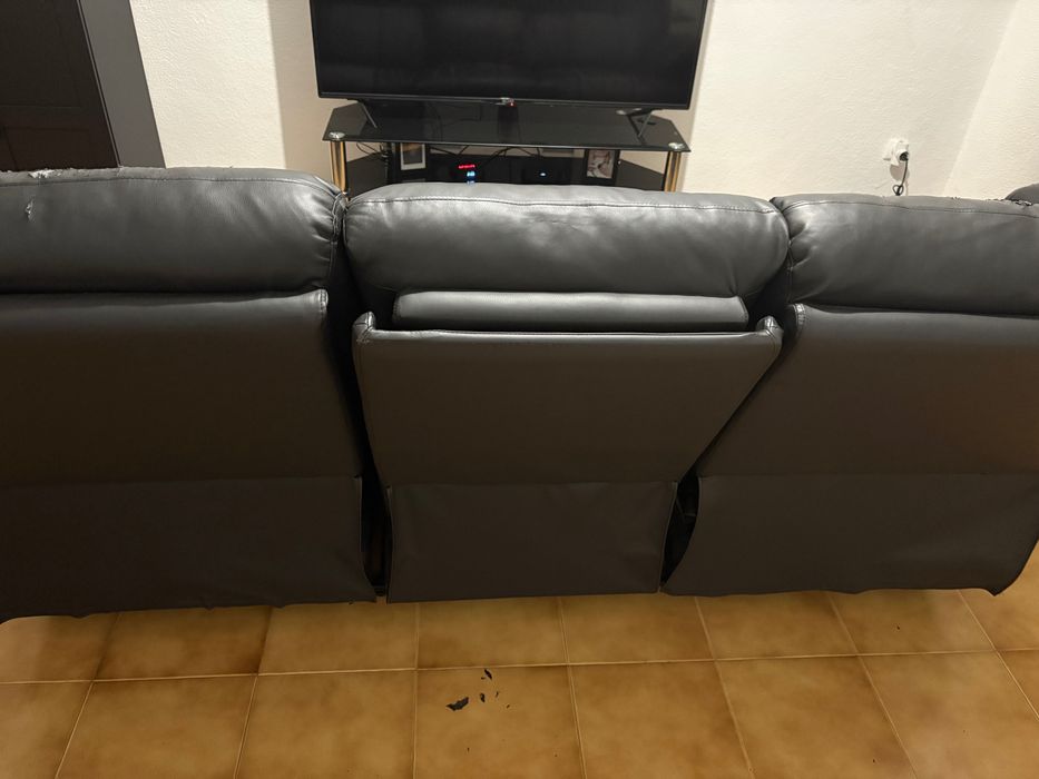 Sofá reclinável preto