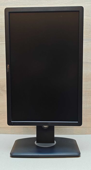 Monitor Dell 19 cali  (DP, VGA, DVI, USB)