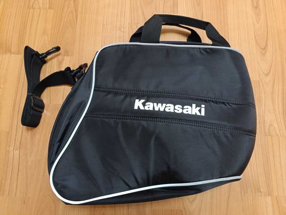 Внутрішня мотосумка для кофрів Kawasaki.