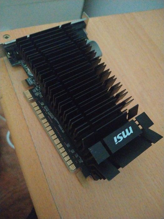 Placa gráfica GT 610 2GB GDDR3 para peças