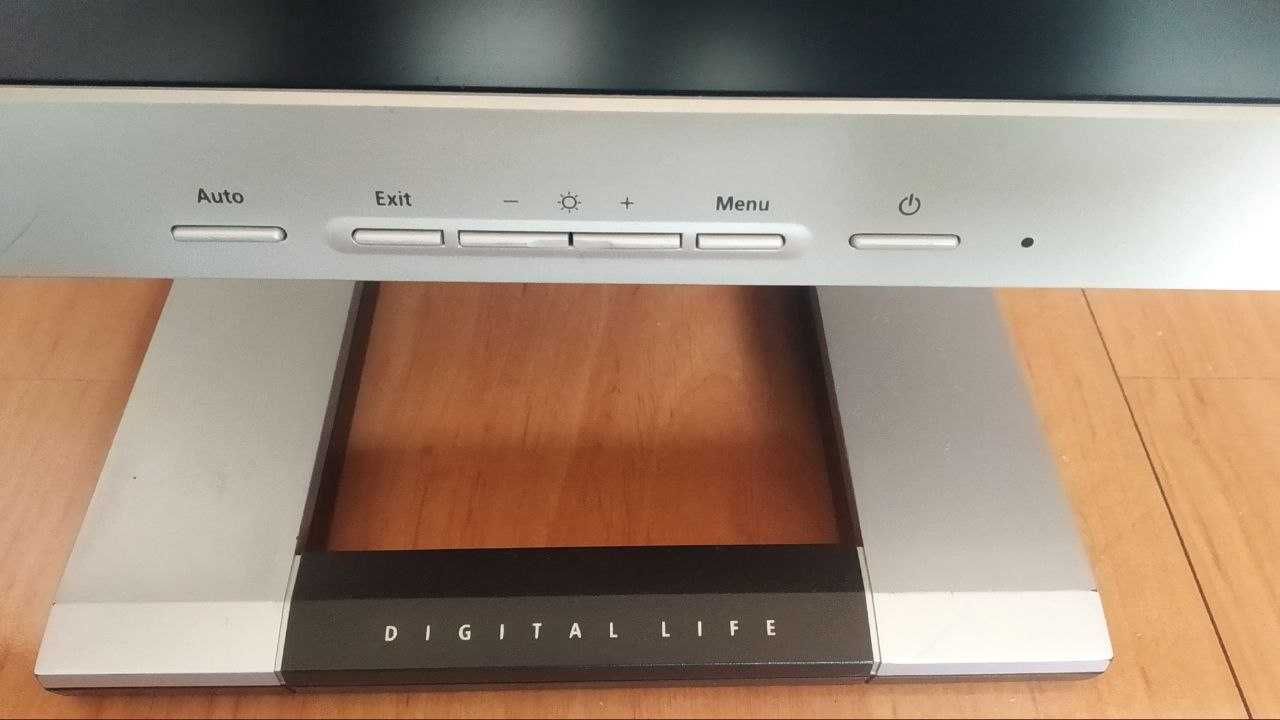 Монитор Samsung SyncMaster 152 В Made in Korea