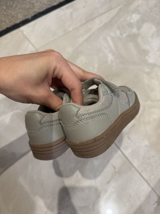 Детские кроссовки на мальчика ( весна / осень)