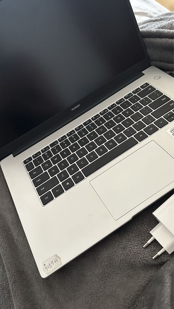 Laptop HUAWEI Matebook d15 BOB-WAH9 15,6"INTEL CORE I5 8 GB/126 GB