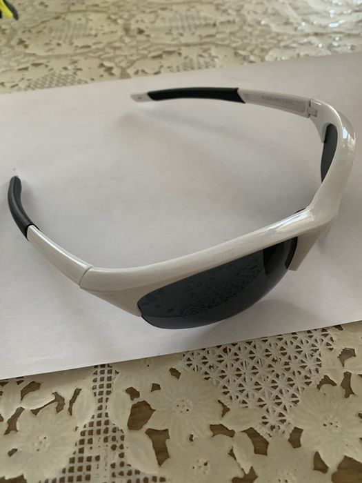 спортивні wrap‑окуляри, щільно прилягають, з гумовими вставками