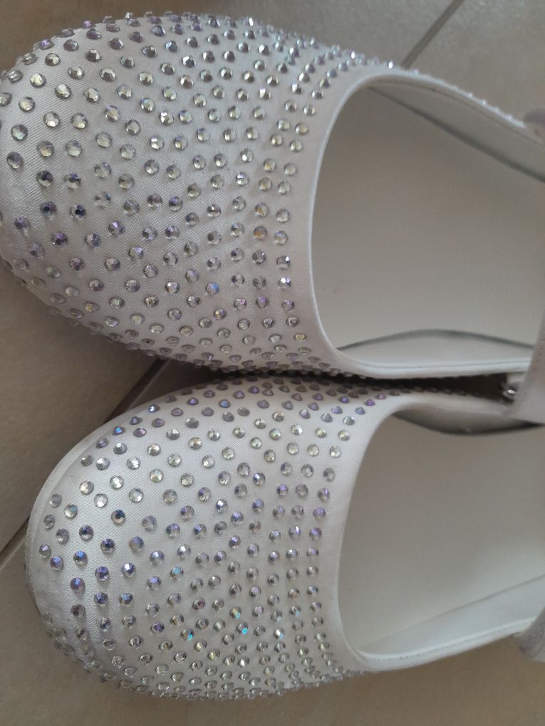 Buty komunijne dziewczęce