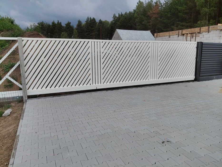 Pustaki ogrodzeniowe/Styrobud/Fronty/Ogrodzenia/ Panele 3D/2D