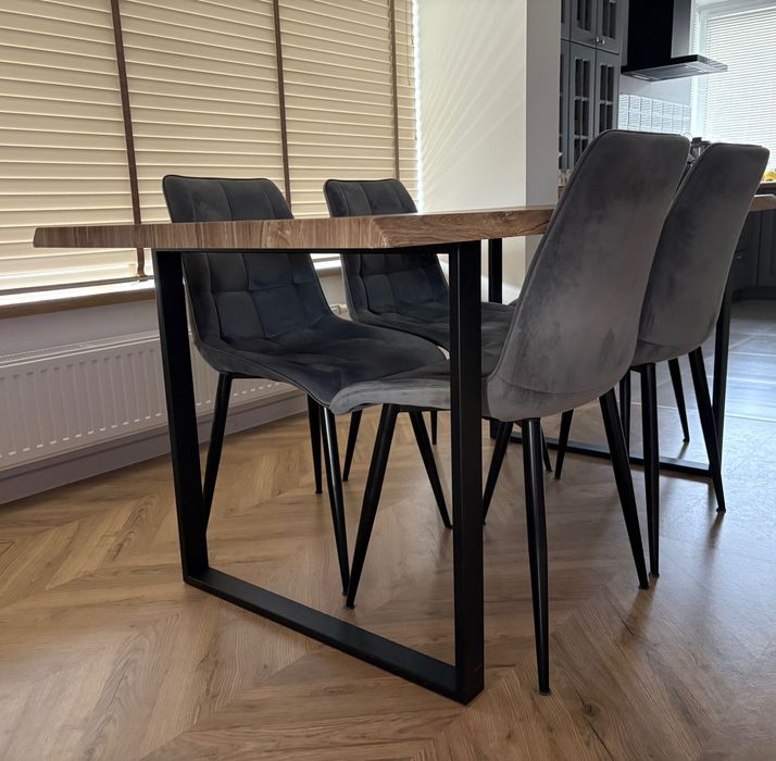 Stół do salonu z 6 krzesłami