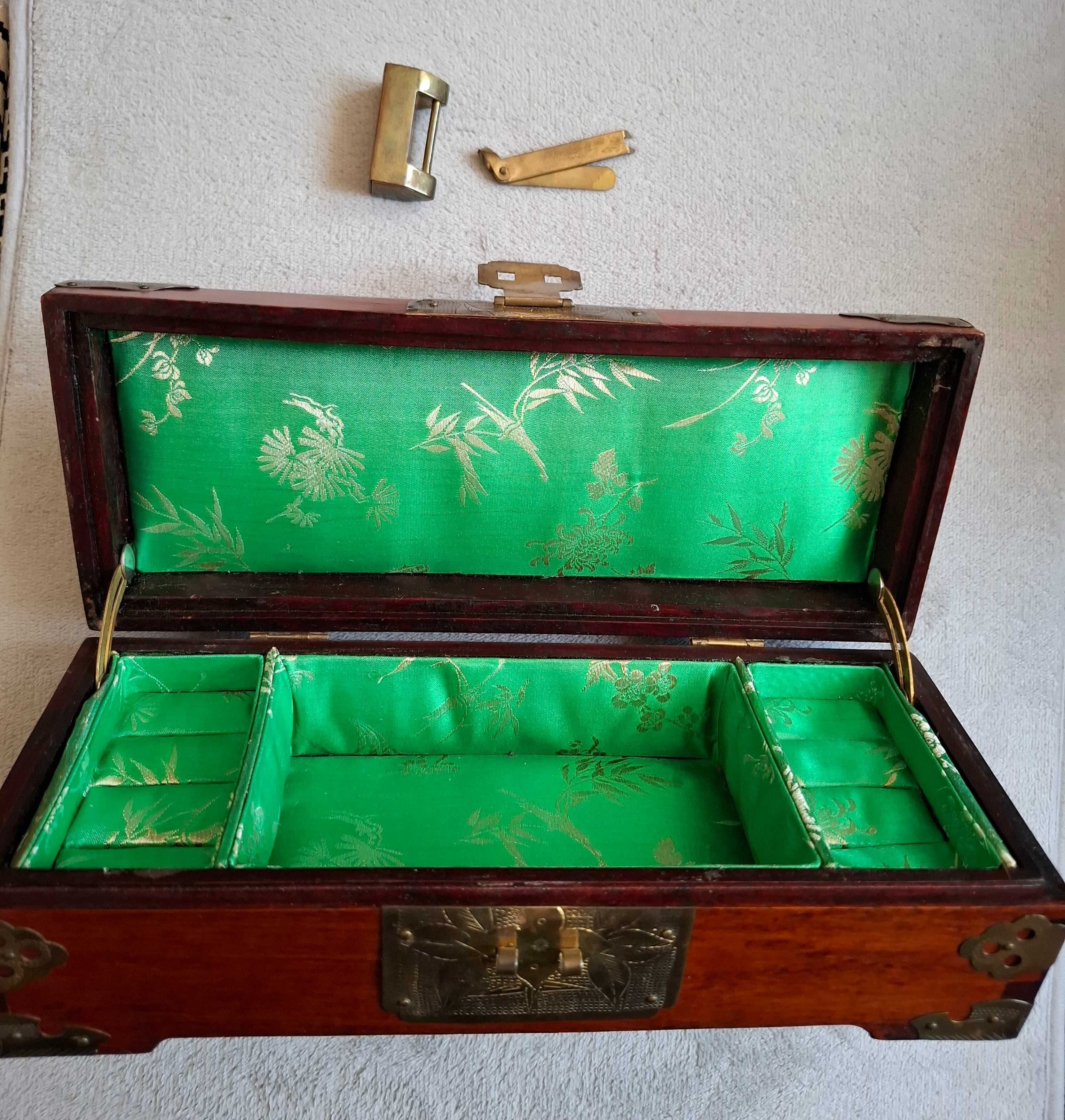 vintage orientalna szkatuła -drewno, mosiądz, jadeit
