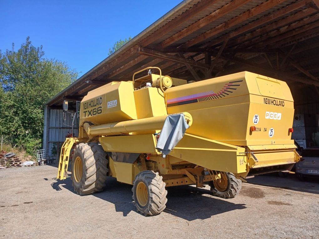Kombajn New Holland TX 66